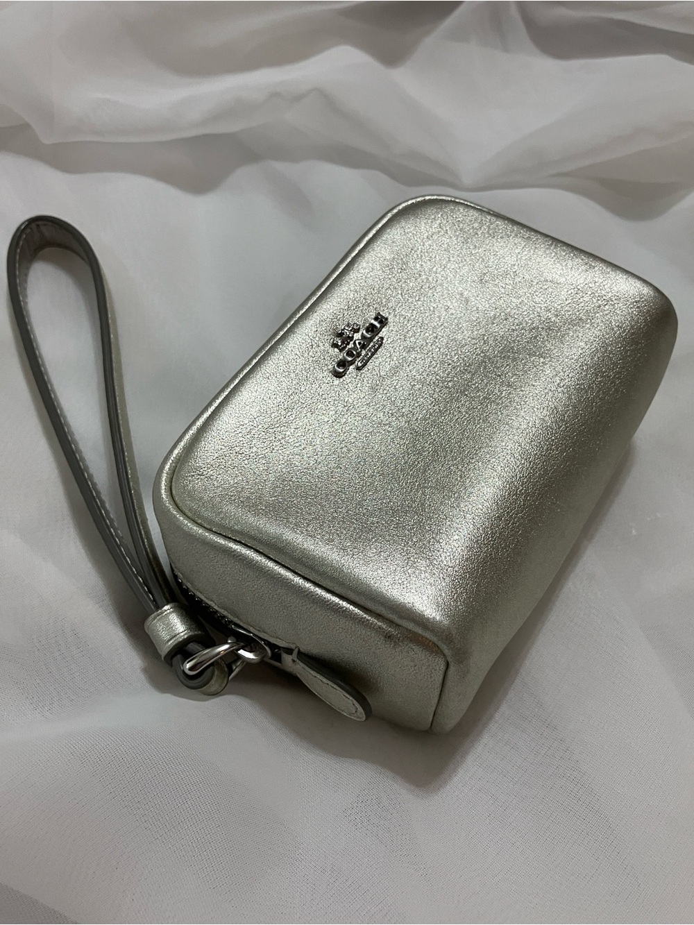 Pouch Square Metallic Leather Wristlet - Picture 3 of 14
